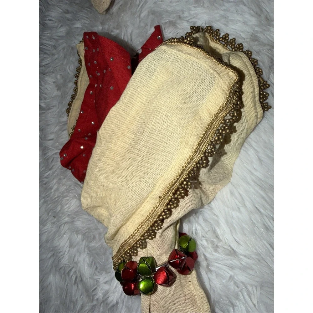 Christmas‎ Napkin Set of 4 Red Cream Rhinestone Beaded Trim Jingle Bell Rings